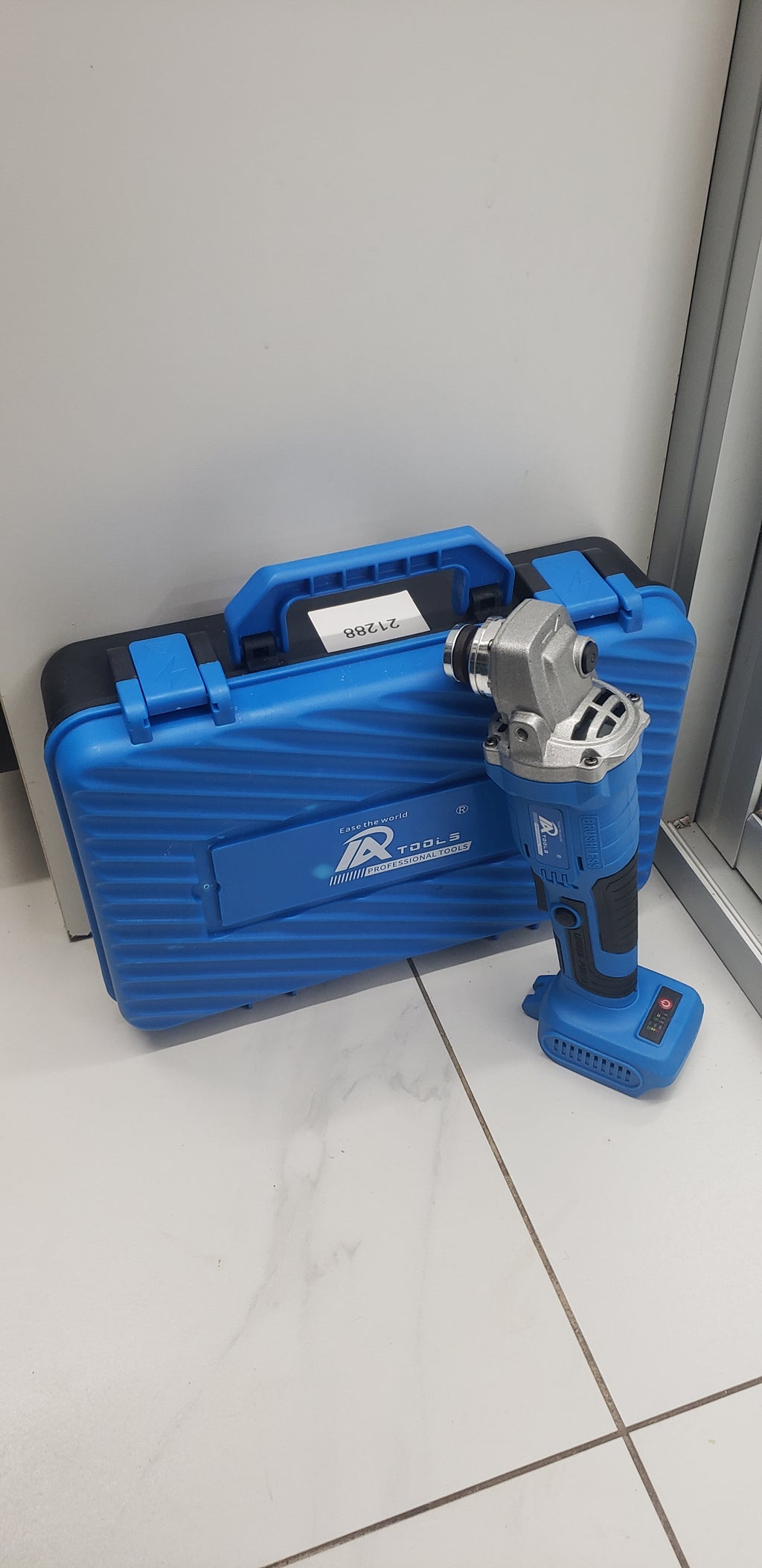 IA cordless angle grinder