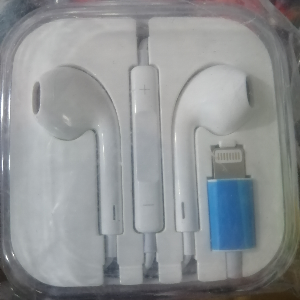 IPhone-Ordinary-Earphones